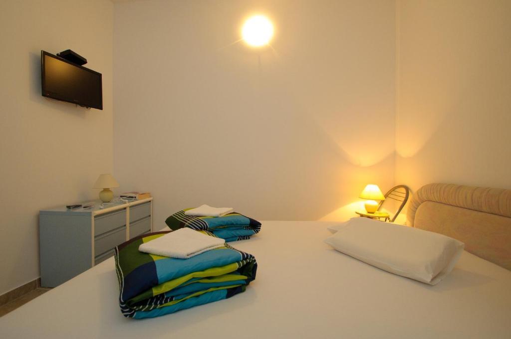 Apartments Villa Natali - Heating Pool Trogir Quarto foto